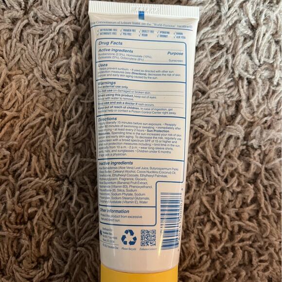 NEW! Vacation Classic Lotion Broad Spectrum SPF 30 Sunscreen - Picture 4 of 4